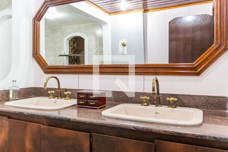 Casa à venda com 380m², 4 quartos e 2 vagas Casa à venda com 380m², 4 quartos e 2 vagasBanheiro 1