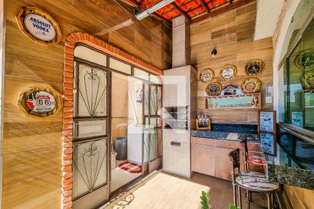 Casa à venda com 380m², 4 quartos e 2 vagas Casa à venda com 380m², 4 quartos e 2 vagasEspaço Gourmet