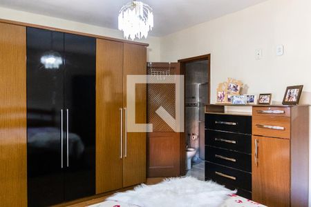 Casa à venda com 380m², 4 quartos e 2 vagas Casa à venda com 380m², 4 quartos e 2 vagasSuíte