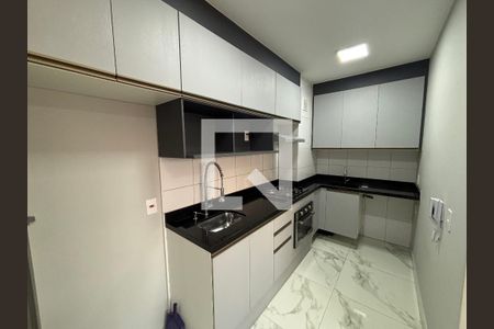 Sala/cozinha de apartamento para alugar com 2 quartos, 33m² em Vila Pierina, São Paulo