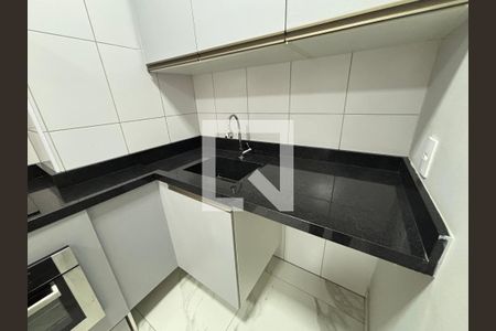 Sala/cozinha de apartamento para alugar com 2 quartos, 33m² em Vila Pierina, São Paulo