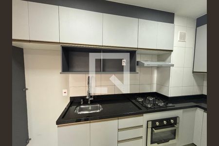 Sala/cozinha de apartamento para alugar com 2 quartos, 33m² em Vila Pierina, São Paulo
