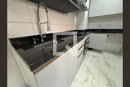 Sala/cozinha de apartamento para alugar com 2 quartos, 33m² em Vila Pierina, São Paulo