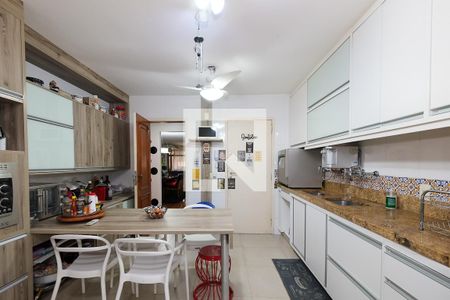 Apartamento à venda com 300m², 5 quartos e 4 vagasCozinha