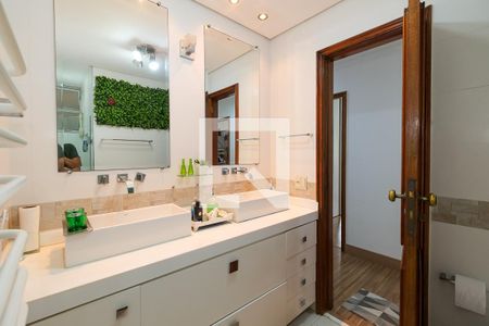 Apartamento à venda com 300m², 5 quartos e 4 vagasBanheiro Corredor