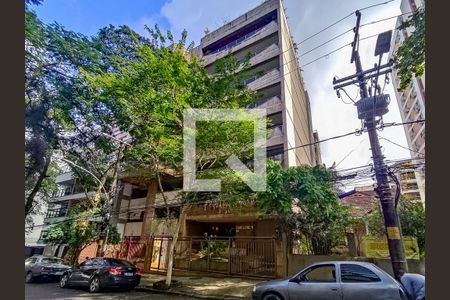 Apartamento à venda com 300m², 5 quartos e 4 vagasFachada e portaria
