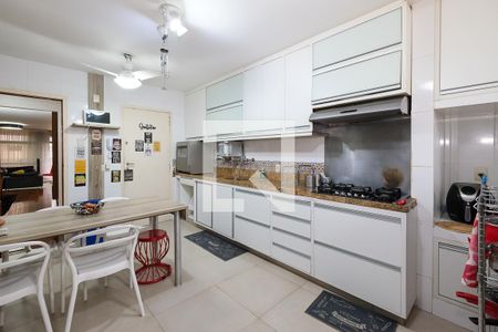Apartamento à venda com 300m², 5 quartos e 4 vagasCozinha - Armários