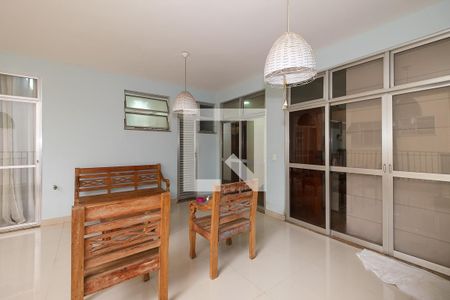 Apartamento à venda com 300m², 5 quartos e 4 vagasvaranda