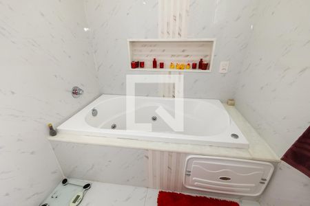 Apartamento à venda com 300m², 5 quartos e 4 vagasBanheiro da Suíte 1