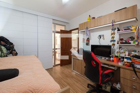 Apartamento à venda com 300m², 5 quartos e 4 vagasSuíte 2