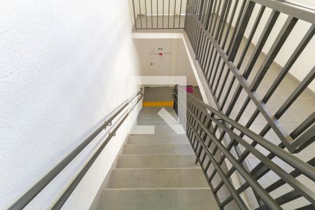 Apartamento para alugar com 45m², 1 quarto e sem vaga Apartamento para alugar com 45m², 1 quarto e sem vagaEscada