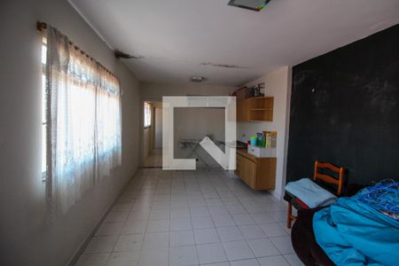 Casa à venda com 125m², 3 quartos e 2 vagasSalão 