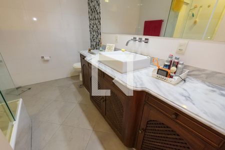 Apartamento à venda com 260m², 4 quartos e 2 vagasBanheiro Corredor