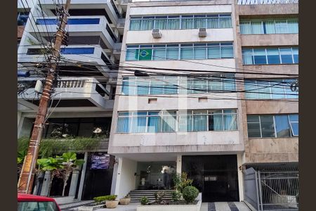 Apartamento à venda com 260m², 4 quartos e 2 vagasFachada e portaria