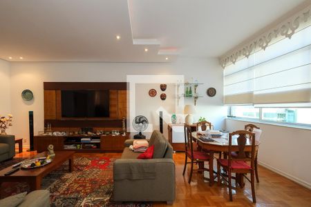 Apartamento à venda com 260m², 4 quartos e 2 vagasSala de TV