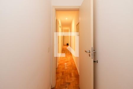 Apartamento à venda com 260m², 4 quartos e 2 vagasCorredor