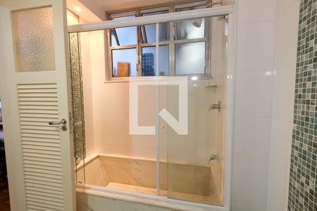 Apartamento à venda com 260m², 4 quartos e 2 vagasBanheiro da Suíte 2