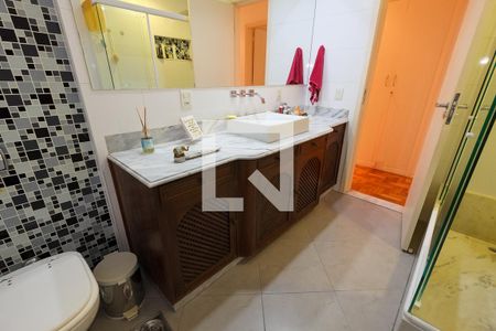 Apartamento à venda com 260m², 4 quartos e 2 vagasBanheiro Corredor