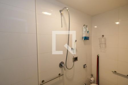 Apartamento à venda com 260m², 4 quartos e 2 vagasBanheiro da Suíte 3