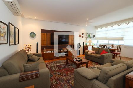 Apartamento à venda com 260m², 4 quartos e 2 vagasSala de TV