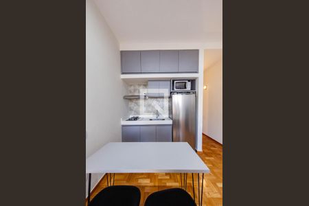 Cozinha de kitnet/studio para alugar com 1 quarto, 20m² em Santo Agostinho, Belo Horizonte