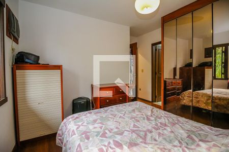 Casa de condomínio à venda com 220m², 5 quartos e 2 vagasQuarto 1