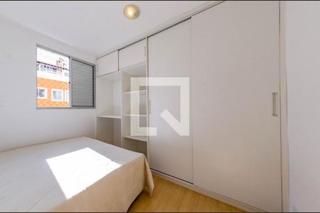 Quarto de apartamento para alugar com 3 quartos, 85m² em Buritis, Belo Horizonte