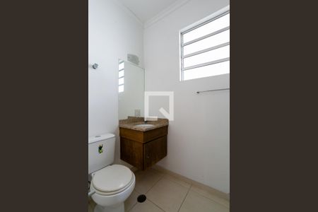 Casa à venda com 300m², 3 quartos e 6 vagasBanheiro da suíte 2