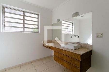 Casa à venda com 300m², 3 quartos e 6 vagasBanheiro