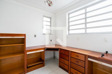 Casa à venda com 300m², 3 quartos e 6 vagasEscritório