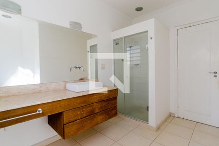 Casa à venda com 300m², 3 quartos e 6 vagasBanheiro