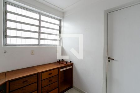 Casa à venda com 300m², 3 quartos e 6 vagasEscritório