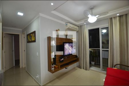 Sala de apartamento para alugar com 2 quartos, 50m² em Irajá, Rio de Janeiro