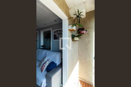 Varanda da sala de apartamento para alugar com 2 quartos, 48m² em Jardim São Miguel, Ferraz de Vasconcelos