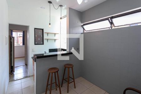 Sala  de apartamento para alugar com 1 quarto, 42m² em Santa Mônica, Belo Horizonte