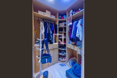 Apartamento para alugar com 350m², 4 quartos e 2 vagas Apartamento para alugar com 350m², 4 quartos e 2 vagasCloset