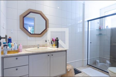 Apartamento para alugar com 350m², 4 quartos e 2 vagas Apartamento para alugar com 350m², 4 quartos e 2 vagasBanheiro do Quarto 3