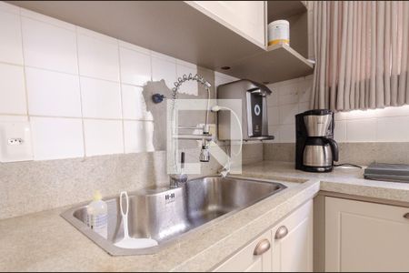 Apartamento para alugar com 350m², 4 quartos e 2 vagas Apartamento para alugar com 350m², 4 quartos e 2 vagasCozinha