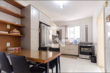 Apartamento para alugar com 350m², 4 quartos e 2 vagas Apartamento para alugar com 350m², 4 quartos e 2 vagasCozinha