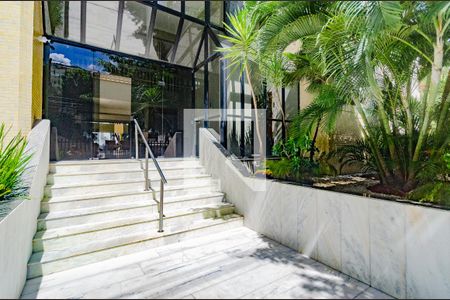 Apartamento para alugar com 350m², 4 quartos e 2 vagas Apartamento para alugar com 350m², 4 quartos e 2 vagasÁrea comum