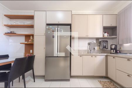 Apartamento para alugar com 350m², 4 quartos e 2 vagas Apartamento para alugar com 350m², 4 quartos e 2 vagasCozinha