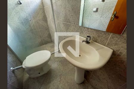 Detalhe banheiro de casa para alugar com 1 quarto, 48m² em Parque Peruche, São Paulo
