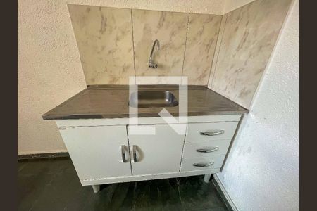 Casa para alugar com 48m², 1 quarto e sem vaga Casa para alugar com 48m², 1 quarto e sem vagaCozinha - Armários