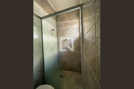 Banheiro do Quarto 1 de casa para alugar com 1 quarto, 48m² em Parque Peruche, São Paulo