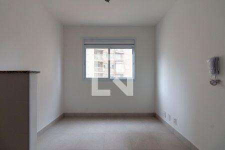 Sala/Cozinha de apartamento à venda com 2 quartos, 32m² em Vila Carmosina, São Paulo