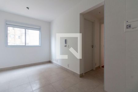Sala/Cozinha de apartamento à venda com 2 quartos, 32m² em Vila Carmosina, São Paulo