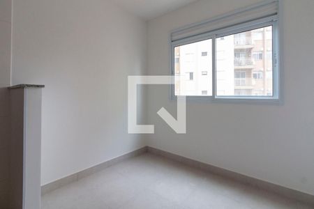 Sala/Cozinha de apartamento à venda com 2 quartos, 32m² em Vila Carmosina, São Paulo