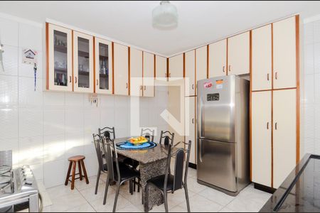 Casa à venda com 169m², 3 quartos e 2 vagasCozinha