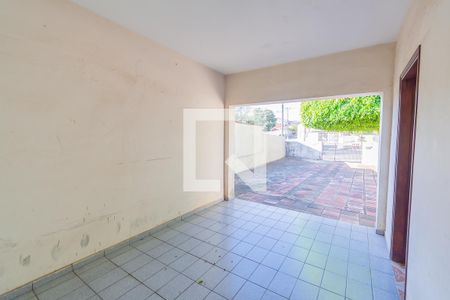 Casa à venda com 325m², 3 quartos e 1 vaga Casa à venda com 325m², 3 quartos e 1 vagaGaragem