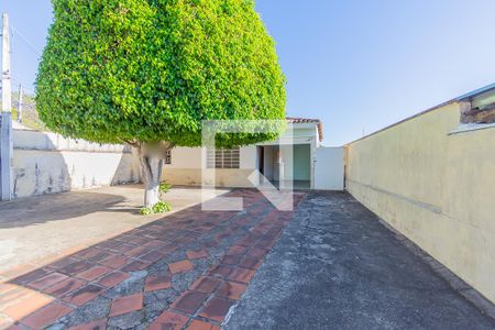 Casa à venda com 325m², 3 quartos e 1 vaga Casa à venda com 325m², 3 quartos e 1 vagaQuintal